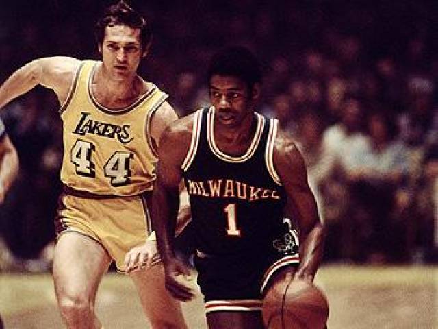 边后卫在助 边后卫在助