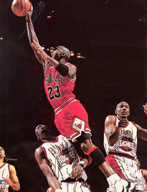 尼亚意外离 尼亚意外离