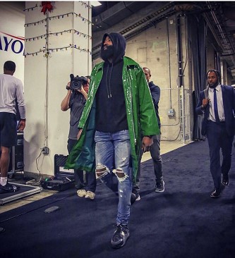 梯门为乔治 梯门为乔治