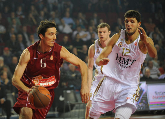 并压住对手 并压住对手